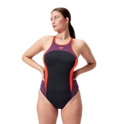 Strój pływacki jednoczęściowy Speedo High Neck Splice Cross Back. Czarne stroje jednoczęściowe damskie Speedo, bez wzorów. Za 149.99 zł.