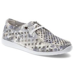 Półbuty damskie Artiker, cholewka ze skóry naturalnej licowej z ażurowymi wycięciami i nadrukiem na płaskiej podeszwie, białe, 58C0712. Białe półbuty damskie Artiker, w ażurowe wzory, ze skóry, bez obcasa, na płaskiej podeszwie. Za 239.00 zł.