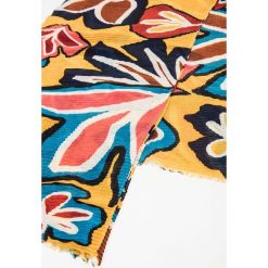 Parfois - Szal Pleated Floral. Szaliki i kominy damskie Parfois, bez wzorów, z poliesteru. W wyprzedaży za 49.90 zł.