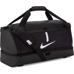 Torba sportowa Nike Academy Team Hardcase usztywnione dno z komorą na buty 59L. Czarne torby podróżne damskie Nike. Za 199.99 zł.
