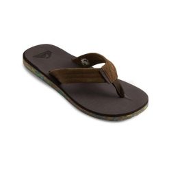 Sandały dla Mężczyzn CARVER SUEDE RECYCLED. Brązowe sandały męskie Quiksilver, z gumy, bez zapięcia. Za 149.99 zł.