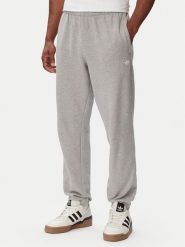 Adidas Spodnie dresowe Trefoil Essentials French Terry KT2456 Szary Regular Fit. Szare spodnie dresowe męskie Adidas, bez wzorów, z bawełny. Za 239.99 zł.