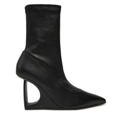 Botki Vic Matié. Czarne botki damskie Vic Matié, bez obcasa, na koturnie, bez zapięcia. Za 1,829.00 zł.