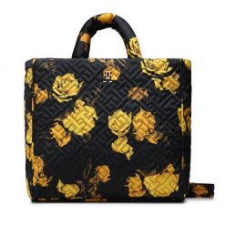 Torebka Tommy Hilfiger. Czarne torebki klasyczne damskie Tommy Hilfiger, bez wzorów, bez dodatków. Za 639.99 zł.