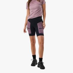 Szorty turystyczne damskie Swedemount Trondheim Trekking Shorts wodoodporne. Czarne szorty damskie SWEDEMOUNT, bez wzorów, z tkaniny, sportowe. Za 249.99 zł.