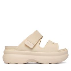 Klapki Crocs. Brązowe klapki damskie Crocs, bez wzorów, bez obcasa. Za 249.99 zł.