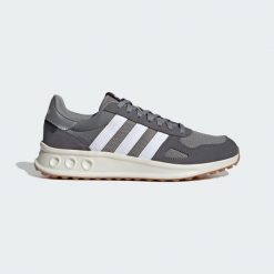 Buty Run 84. Białe obuwie do biegania damskie Adidas. Za 349.00 zł.