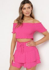 Fuksjowy Komplet Top w Stylu Hiszpanki i Spódnico-Szorty z Gumką Quillatta. Czerwone szorty damskie Born2be, z aplikacjami. Za 59.99 zł.