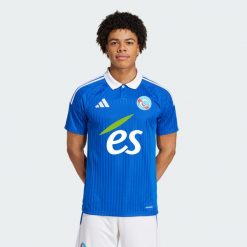 Koszulka RC Strasbourg 24/25 Home. Niebieskie t-shirty sportowe męskie Adidas, s, bez ramiączek, do piłki nożnej. Za 449.00 zł.