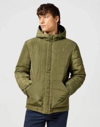 WRANGLER MESKA KURTKA TRANSITIONAL PUFFER IVY GREEN 112357207 W4E2016396. Zielone kurtki treningowe męskie Wrangler, na zimę, m, bez wzorów, z jeansu, trekkingowe. Za 459.99 zł.