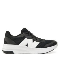 Buty do biegania New Balance. Czarne obuwie do biegania damskie New Balance. Za 229.99 zł.