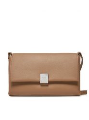 Calvin Klein Torebka Ck Plaque Medium Shoulder Bag K60K612783 Brązowy. Brązowe torebki klasyczne damskie CALVIN KLEIN, bez wzorów, ze skóry, bez dodatków. Za 309.99 zł.