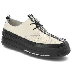 Beżowe Półbuty Filippo Eleganckie Buty Damskie. Brązowe półbuty damskie Filippo, bez wzorów, eleganckie, bez obcasa. Za 149.00 zł.