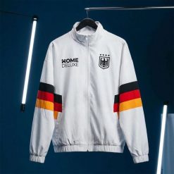Kurtka treningowa Niemcy Biała - Rozmiar: M. Białe kurtki męskie HOME DELUXE, m, bez wzorów, z elastanu, eleganckie, bez kaptura. Za 292.00 zł.