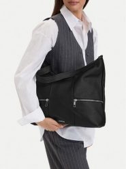Lasocki Torebka CEO-LSK-L-012-10 Czarny. Czarne torebki klasyczne damskie Lasocki, bez wzorów, ze skóry, bez dodatków. Za 199.99 zł.