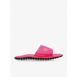 Klapki damskie Gumbies Strider Slides. Czerwone klapki damskie Gumbies, bez wzorów, bez obcasa. Za 98.99 zł.