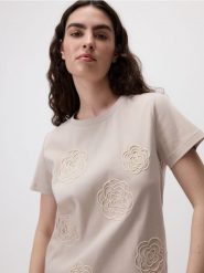 T-shirt z haftowanym wzorem - beżowy. Brązowe t-shirty damskie Reserved, l, bez wzorów, z bawełny, bez kołnierzyka. W wyprzedaży za 59.99 zł.