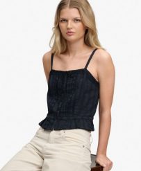Superdry Lace Cami Top koronkowy top — slim fit – ECLIPSE NAVY. Niebieskie topy sportowe damskie Superdry., na lato, bez wzorów, z bawełny, bez ramiączek. Za 202.95 zł.