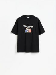 T-shirt relaxed z nadrukiem - czarny. Czarne t-shirty męskie Reserved, l, bez wzorów, z bawełny, bez kołnierzyka. Za 69.99 zł.