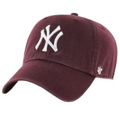 Męska czapka z daszkiem 47 Brand New York Yankees Clean Up Cap. Czerwone czapki męskie 47 Brand, bez wzorów, z bawełny, sportowe. Za 169.50 zł.