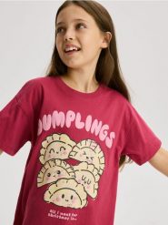 Świąteczny t-shirt - czerwony. Czerwone koszulki dziewczęce Reserved, bez wzorów, z bawełny, bez ramiączek. Za 39.99 zł.