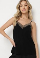 Czarny Top na Ramiączkach z Lnu i Wiskozy Zdobiony Haftem Obinelle. Czarne topy damskie Born2be, s, z aplikacjami, z jeansu, bez kołnierzyka. Za 49.99 zł.