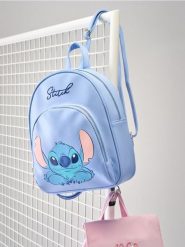 Plecak z aplikacją i haftem Stitch - błękitny. Niebieskie plecaki damskie Sinsay, z aplikacjami. Za 69.99 zł.