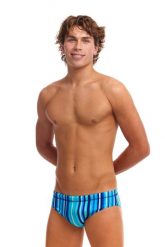 Kąpielówki slipki męskie Funky Trunks Lane Lines. Niebieskie kąpielówki męskie FUNKITA, m, bez wzorów, z elastanu, na fitness i siłownię. Za 119.00 zł.