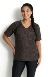 Damskie Koszulka funkcyjna klasyczna dekolt w serek krótki rękaw. Niebieskie t-shirty damskie Ulla Popken, plus size, bez wzorów, z elastanu, bez kołnierzyka. Za 199.99 zł.