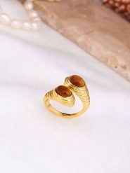 Pierres delicates Pozłacany pierścionek z tygrysim okiem rozmiar: onesize. Brązowe pierścionki damskie Pierres delicates, pozłacane. Za 95.69 zł.