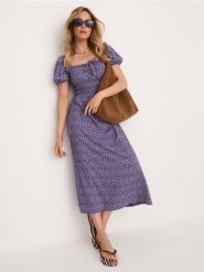 Sukienka midi z marszczeniem i bufkami w kwiaty - wielobarwny. Sukienki damskie Sinsay, l, bez wzorów, bez kołnierzyka, bez ramiączek, midi. Za 59.99 zł.