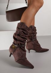 Brązowe Botki na Kaczuszce Slouchy Ozdobione Metaliczną Aplikacją i Sznurkiem Avodvire. Brązowe botki damskie Renee, z jeansu, boho, bez obcasa, na obcasie, bez zapięcia. Za 139.99 zł.