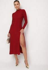 Bordowa Sukienka z Wiskozą Ozdobiona Brokatem w Eleganckim Stylu Werirra. Czerwone sukienki damskie Born2be, na zimę, l, bez wzorów, z materiału, eleganckie, bez kołnierzyka, bez ramiączek, maxi. W wyprzedaży za 127.99 zł.