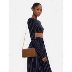 Torebka MICHAEL Michael Kors. Brązowe torebki wieczorowe MICHAEL Michael Kors, bez wzorów, wizytowe, bez kołnierzyka, bez ramiączek. Za 1,249.00 zł.