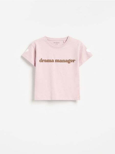 Luźny t-shirt z nadrukiem - fioletowy. Fioletowe koszulki dziewczęce Reserved, m, bez wzorów, z bawełny, bez ramiączek. Za 25.99 zł.