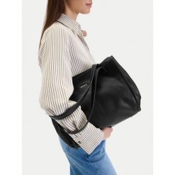 Torebka MEXX. Czarne torebki klasyczne damskie Mexx, bez wzorów, bez dodatków. Za 269.99 zł.