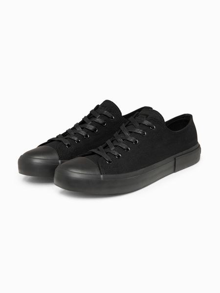 Niskie monochromatyczne męskie trampki - czarne V5 - Rozmiar: 42. Czarne trampki i tenisówki męskie Ombre Clothing, bez wzorów, z bawełny, bez zapięcia. W wyprzedaży za 119.99 zł.