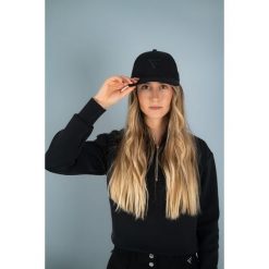 Czapka golfowa Merion – Regulowana, oddychająca, lekka, ochrona UV. Czarne czapki zimowe damskie FLAIRWAY GOLF. Za 106.00 zł.