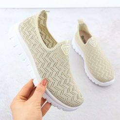 Półbuty sportowe damskie ażurowe slip on beżowe Artiker 56C1016. Brązowe półbuty damskie Artiker, w ażurowe wzory, z tkaniny. Za 67.50 zł.