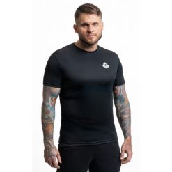 T-Shirt koszulka techniczna premium czarna z białym logo DBX Bushido. Czarne t-shirty męskie DBX BUSHIDO, bez wzorów, bez kołnierzyka. Za 119.99 zł.