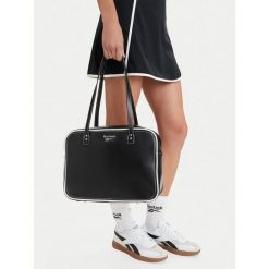 Torebka Reebok. Czarne torebki klasyczne damskie Reebok, bez wzorów, bez dodatków. Za 169.99 zł.