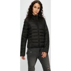 Jacqueline de Yong - Kurtka Maddyline. Czarne kurtki damskie Jacqueline de Yong, s, bez wzorów, z poliesteru, bez kaptura. W wyprzedaży za 79.90 zł.