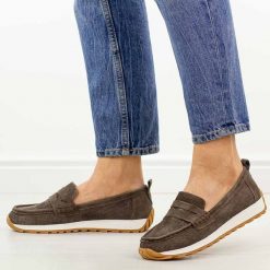Czekoladowe skórzane mokasyny damskie Sergio Leone sp009. Brązowe mokasyny damskie Sergio Leone, z jeansu. Za 199.00 zł.