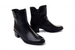 CAPRICE 9-25314-41 022 blach nappa, botki damskie. Czarne botki damskie Caprice, na zimę, z polaru, bez obcasa, na obcasie, bez zapięcia. Za 499.90 zł.