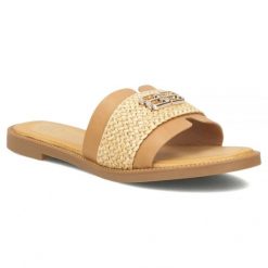Klapki damskie plażowe beżowe Filippo DK7899. Brązowe klapki damskie Filippo, bez wzorów, ze skóry ekologicznej, bez obcasa. Za 129.99 zł.
