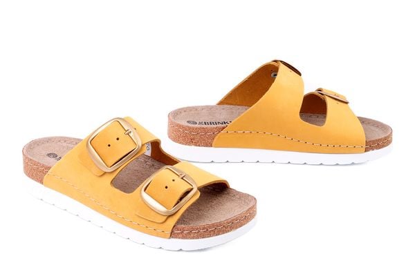 DR. BRINKMANN 700741-06 gelb, klapki damskie. Żółte klapki damskie Dr. Brinkmann, bez wzorów, ze skóry, bez obcasa. Za 212.42 zł.