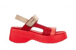 Sandały Wonders D-9725 Coral 138030, Różowy, Skóra naturalna - 40. Czerwone sandały damskie Wonders, bez wzorów, z materiału, bez obcasa, na obcasie. W wyprzedaży za 332.10 zł.