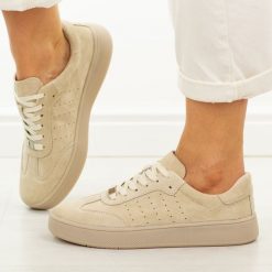 Beżowe skórzane półbuty damskie Filippo Dp7524/26. Brązowe półbuty damskie Filippo, bez wzorów, z jeansu, eleganckie, z okrągłym noskiem, bez obcasa, na płaskiej podeszwie. Za 239.00 zł.