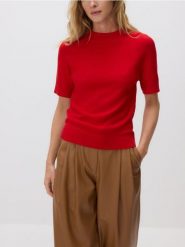 Gładki sweter - czerwony. Czerwone swetry klasyczne damskie Reserved, l, z dzianiny, bez kołnierzyka. Za 79.99 zł.