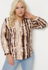 Beżowa Koszula w Serek z Wiskozą Zdobiona Abstrakcyjnym Wzorem Cilaira. Brązowe koszule damskie Born2be, plus size, z aplikacjami, z jeansu, biznesowe, bez kołnierzyka, plus size, bez ramiączek. Za 69.99 zł.